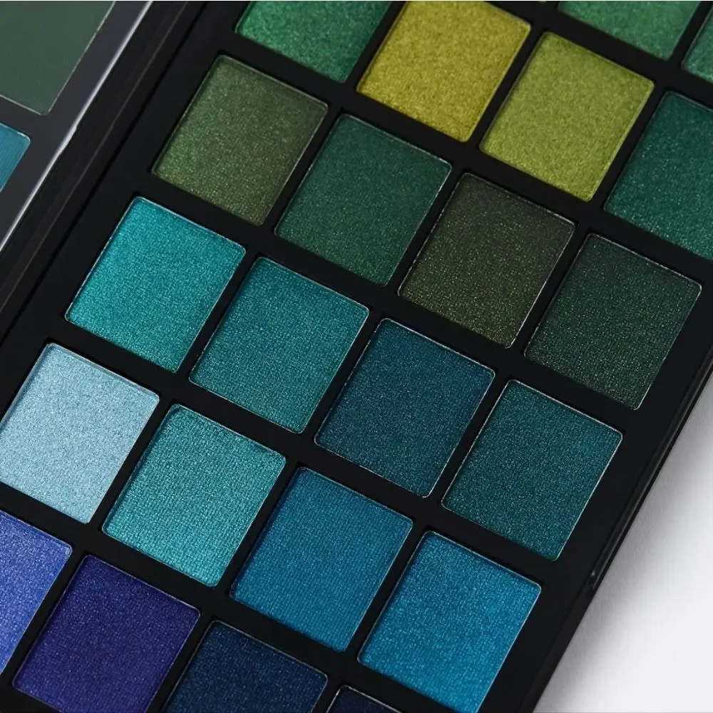 Revolution‎ Beauty Colour Book CB05 Shadow Palette